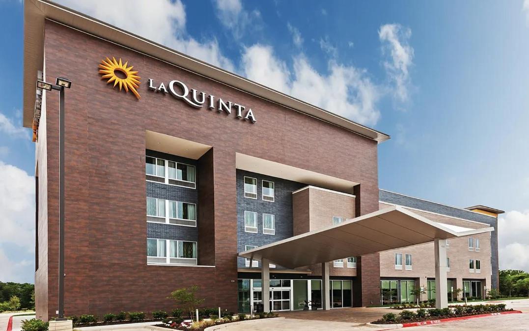 La Quinta Inn & Suites By Wyndham Louisville Ne - Old Henry Rd מראה חיצוני תמונה