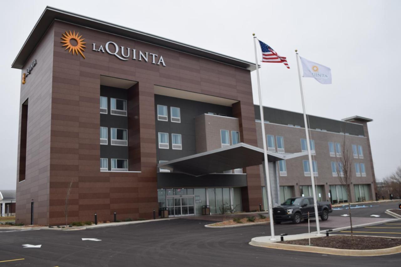 La Quinta Inn & Suites By Wyndham Louisville Ne - Old Henry Rd מראה חיצוני תמונה