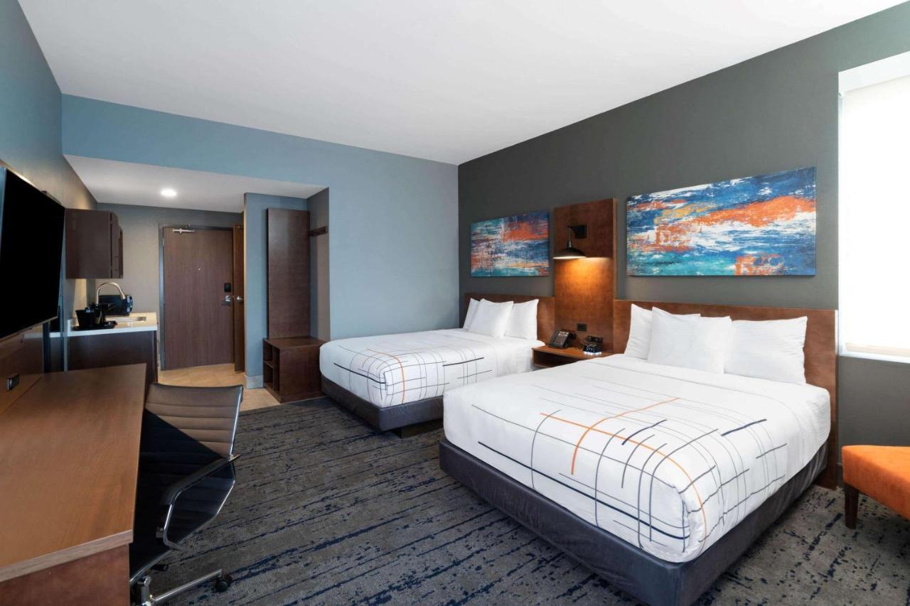 La Quinta Inn & Suites By Wyndham Louisville Ne - Old Henry Rd מראה חיצוני תמונה