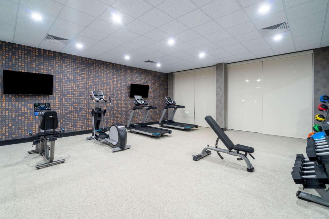 La Quinta Inn & Suites By Wyndham Louisville Ne - Old Henry Rd מראה חיצוני תמונה