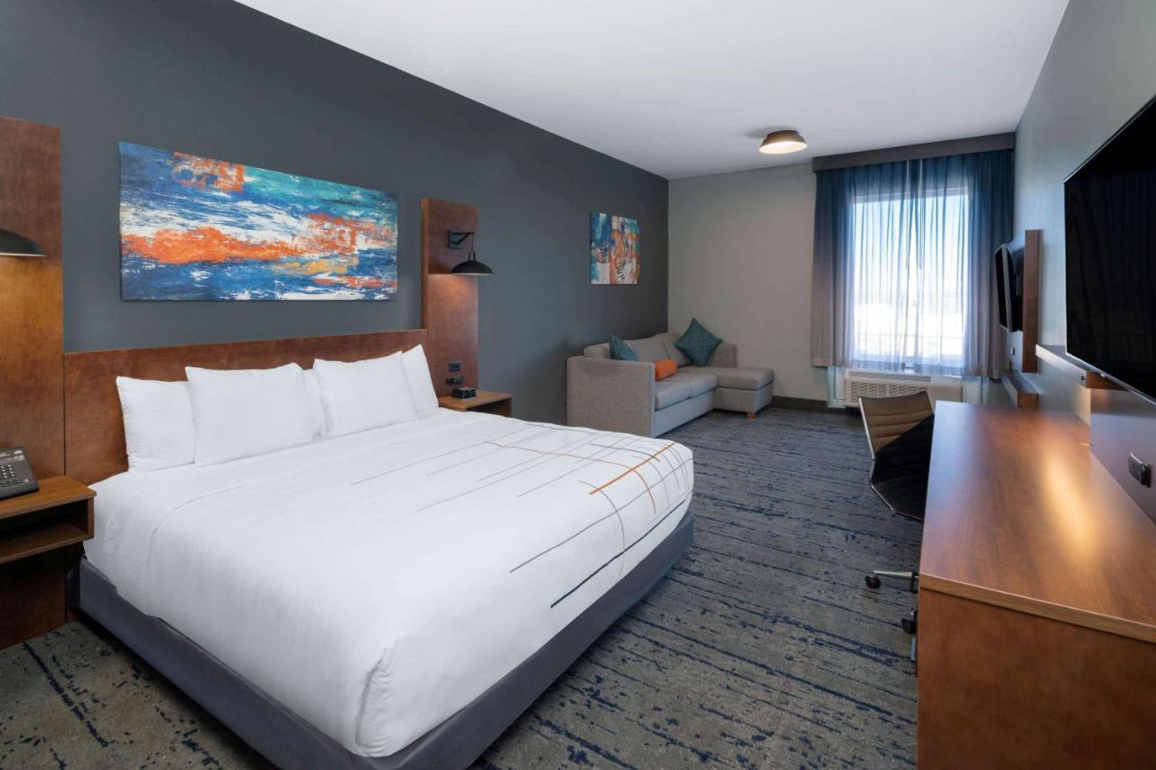 La Quinta Inn & Suites By Wyndham Louisville Ne - Old Henry Rd מראה חיצוני תמונה